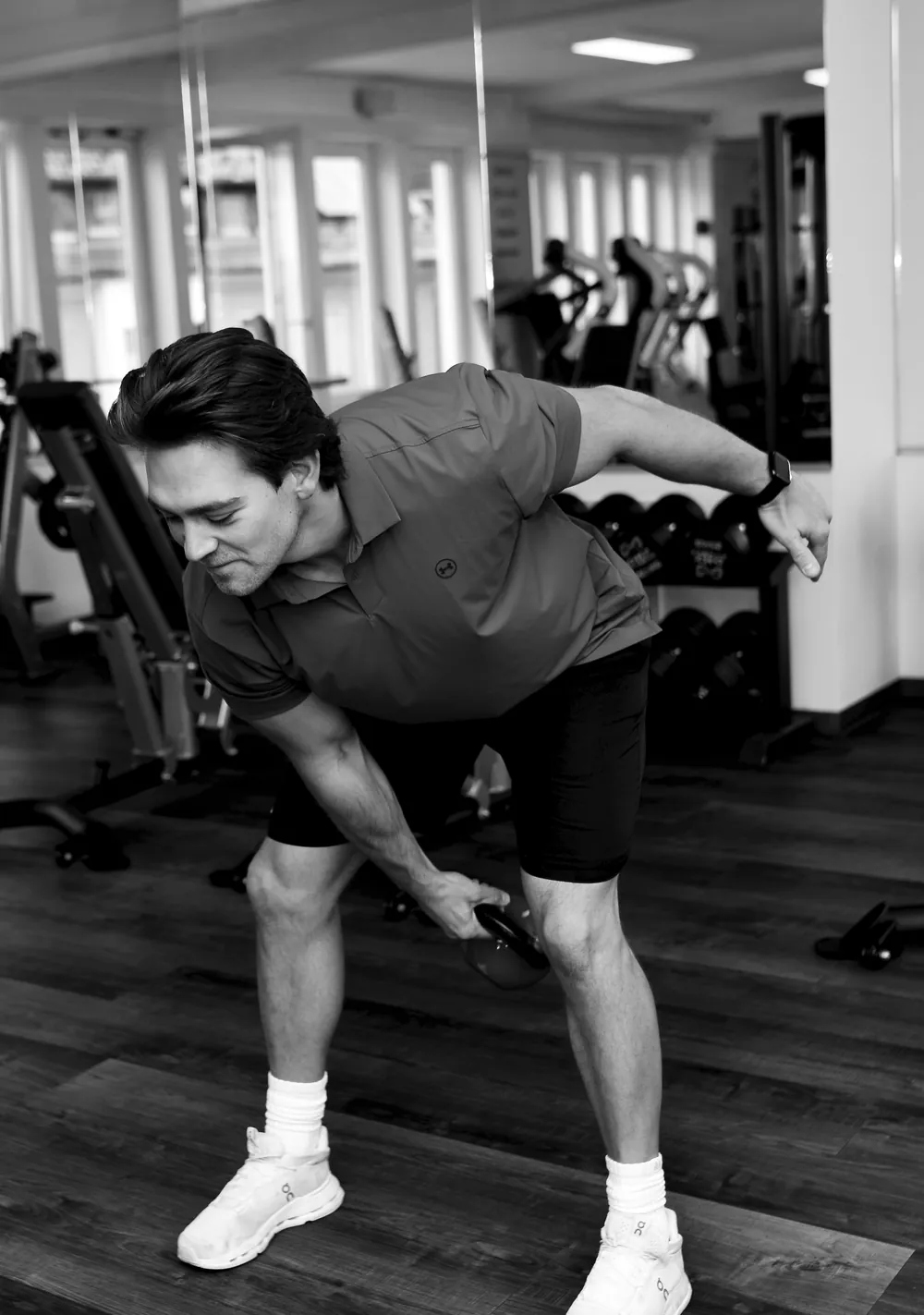 Markus Butusow bei einer Übung mit der Kettlebell